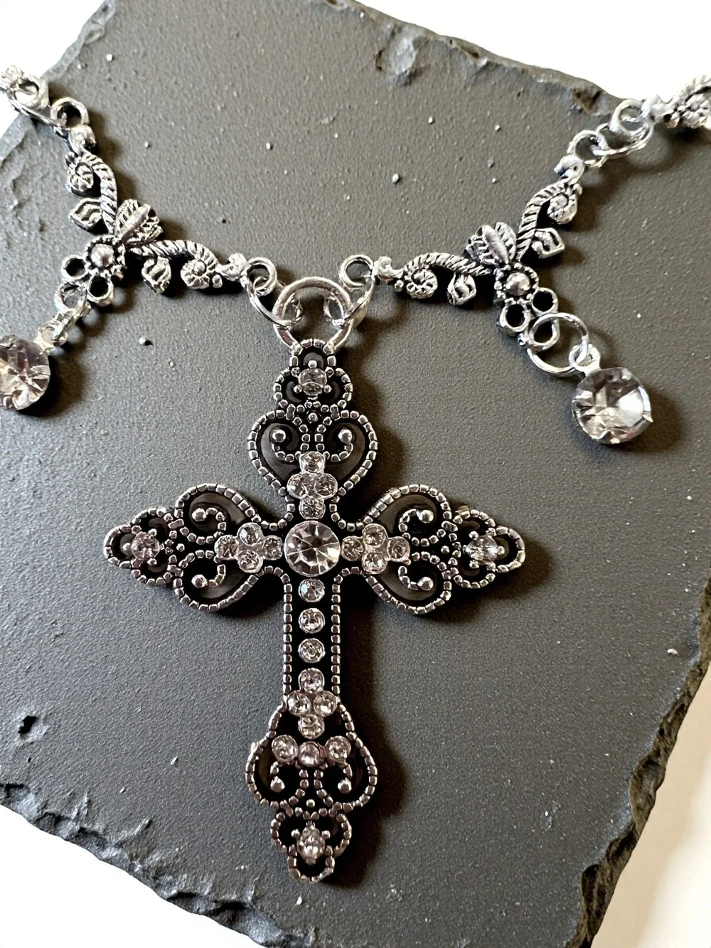 Vintage-Inspired Silver Cross Necklace Set with Black Stone Accents Rhinestones